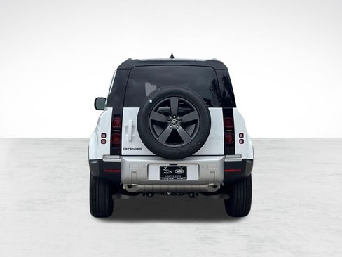Used 2025 Land Rover Defender 110 S image 9
