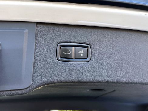 Used 2024 Porsche Cayenne image 12