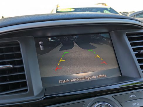 Used 2020 Nissan Pathfinder SV image 31