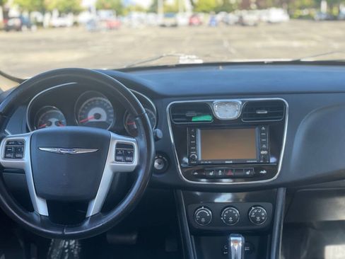 Used 2011 Chrysler 200 Limited FWD image 11