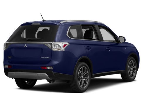 Used 2015 Mitsubishi Outlander SE AWD/4WD image 2