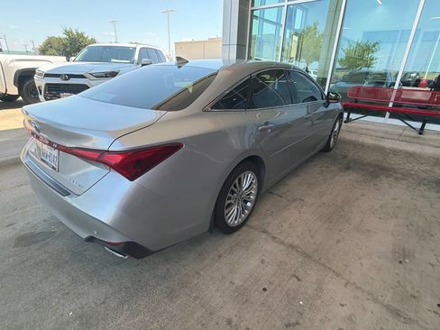 Used 2020 Toyota Avalon Limited w/ Advanced Safety Package FWD image 8