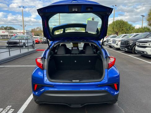 Used 2020 Toyota C-HR LE image 40