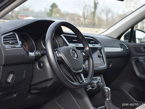 Used 2019 Volkswagen Tiguan SE AWD/4WD image 18