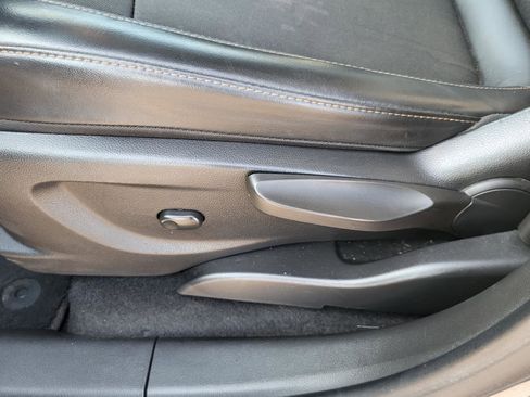 Used 2021 Chevrolet Trax LT image 18