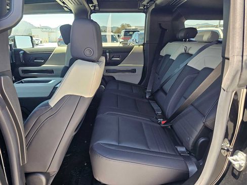 New 2026 GMC Hummer EV SUV AWD/4WD image 17