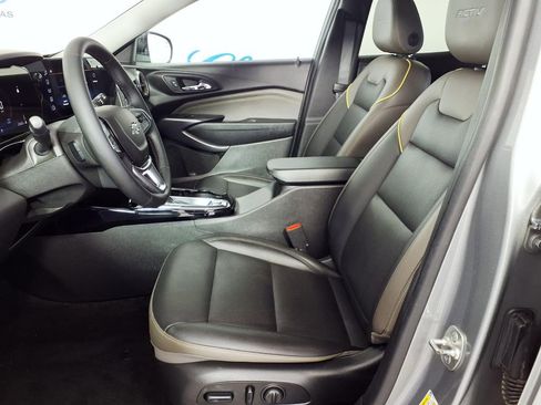 Used 2025 Chevrolet Trax ACTIV w/ Driver Confidence Package image 9