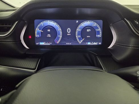 Used 2025 Jeep Grand Cherokee Altitude RWD image 15