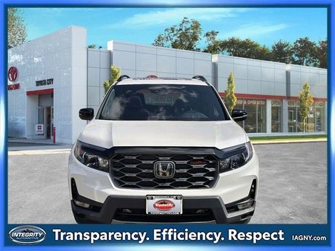 Used 2023 Honda Passport TrailSport image 8