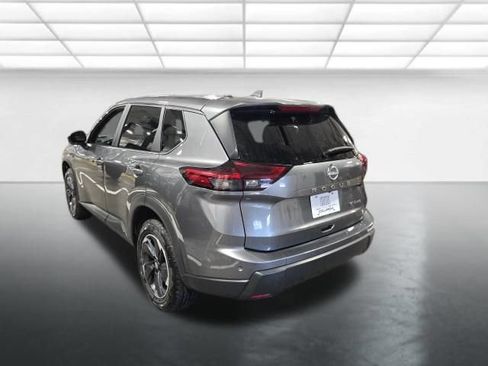 Used 2024 Nissan Rogue SV AWD/4WD image 6