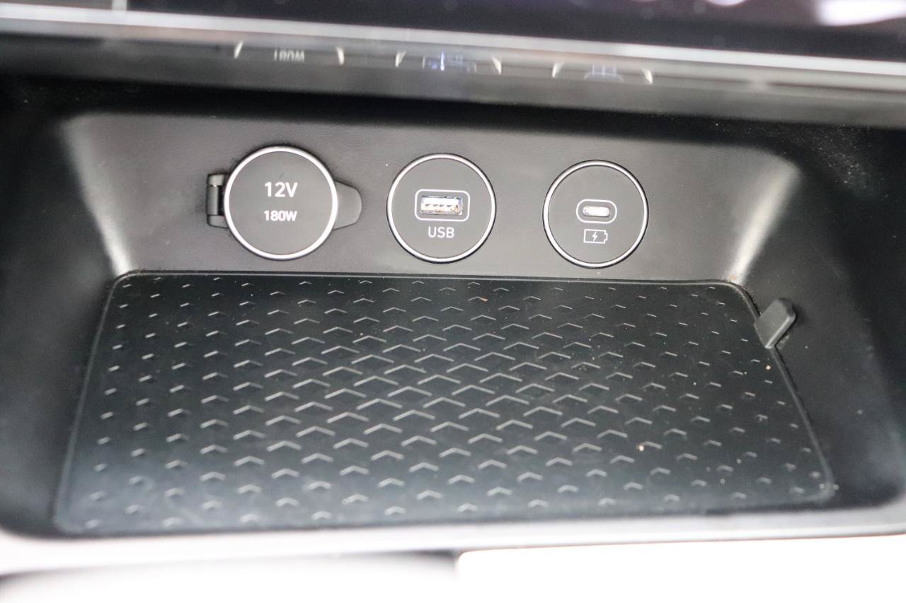 Used 2025 Genesis G70 2.5T AWD/4WD image 39