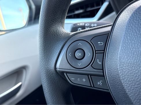 Used 2020 Toyota Corolla LE image 12