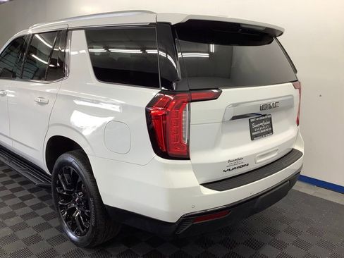 Used 2023 GMC Yukon SLE AWD/4WD image 5
