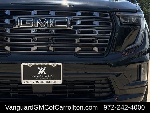 New 2026 GMC Acadia Denali Ultimate w/ LPO, Floor Liner Package AWD/4WD image 8