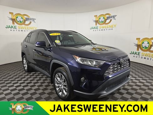 Used 2019 Toyota RAV4 Limited image 1