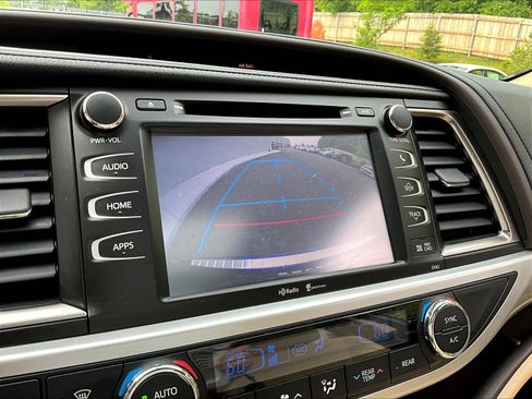 Used 2014 Toyota Highlander XLE AWD/4WD image 40