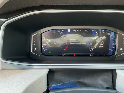 New 2025 Volkswagen Taos SEL image 11