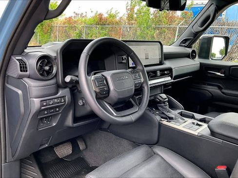 Used 2025 Toyota Land Cruiser w/ Premium Package image 17