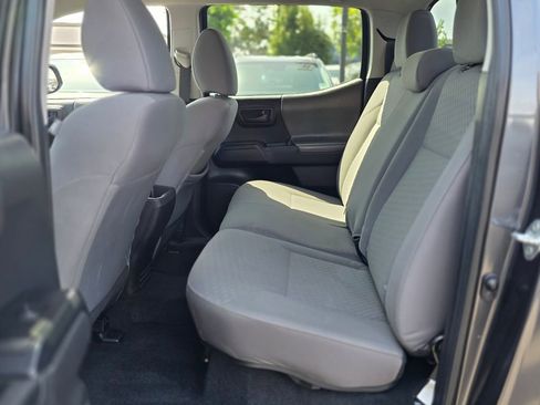 Used 2022 Toyota Tacoma SR AWD/4WD image 15