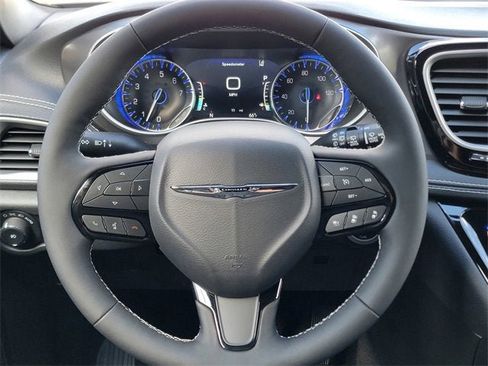 New 2026 Chrysler Pacifica Select w/ S Appearance Package image 32