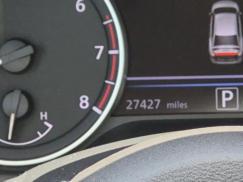 Used 2025 Nissan Sentra SR w/ SR Premium Package FWD image 12
