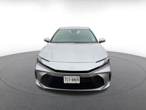 Used 2025 Toyota Camry LE image 4