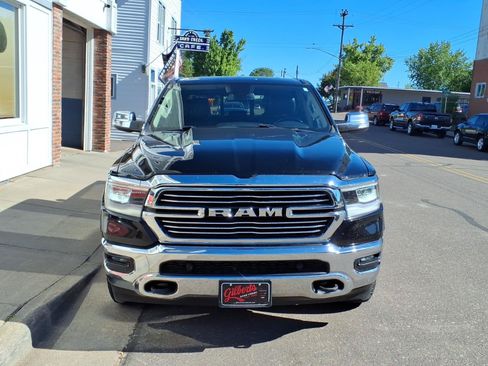 Used 2019 RAM 1500 Laramie AWD/4WD image 3