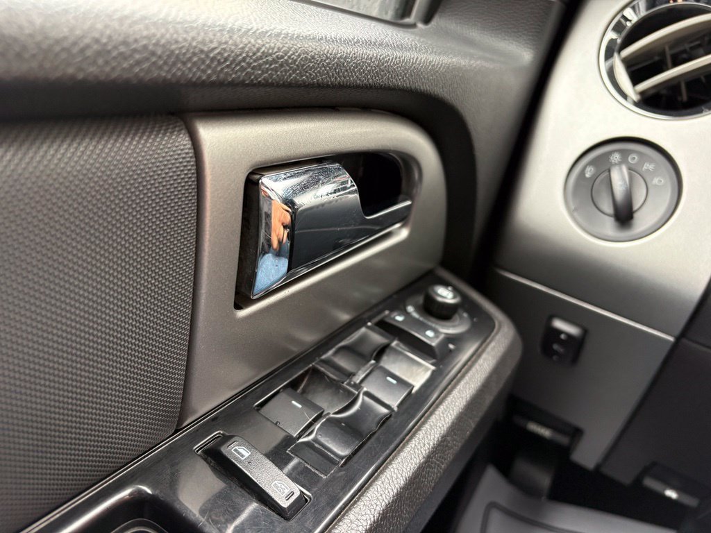 Used 2013 Ford Expedition EL Limited AWD/4WD image 15
