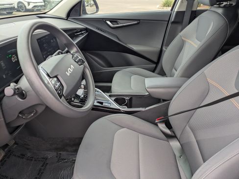 Certified 2025 Kia Niro LX FWD image 23