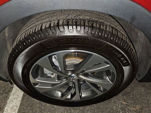 Used 2022 Buick Envision Essence w/ Safety Package image 10