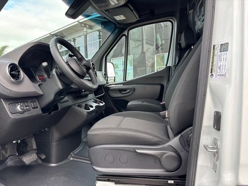 Used 2026 Mercedes-Benz Sprinter 2500 image 12
