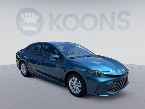 Used 2026 Toyota Camry LE FWD image 10