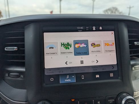 Used 2022 RAM 5500 Tradesman w/ Safety Group image 22