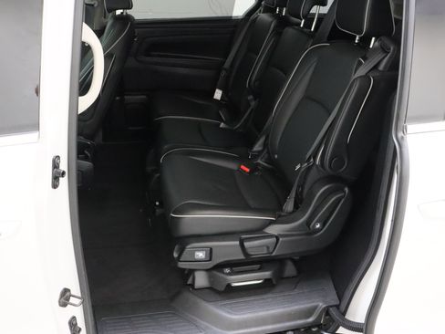 Used 2025 Honda Odyssey Elite image 31