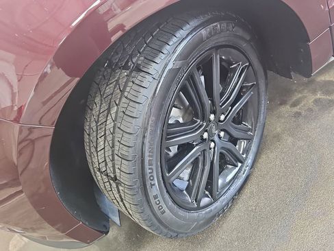 Used 2022 Ford Edge ST-Line AWD/4WD image 32