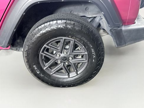 Used 2024 Jeep Wrangler Unlimited Sport AWD/4WD image 11