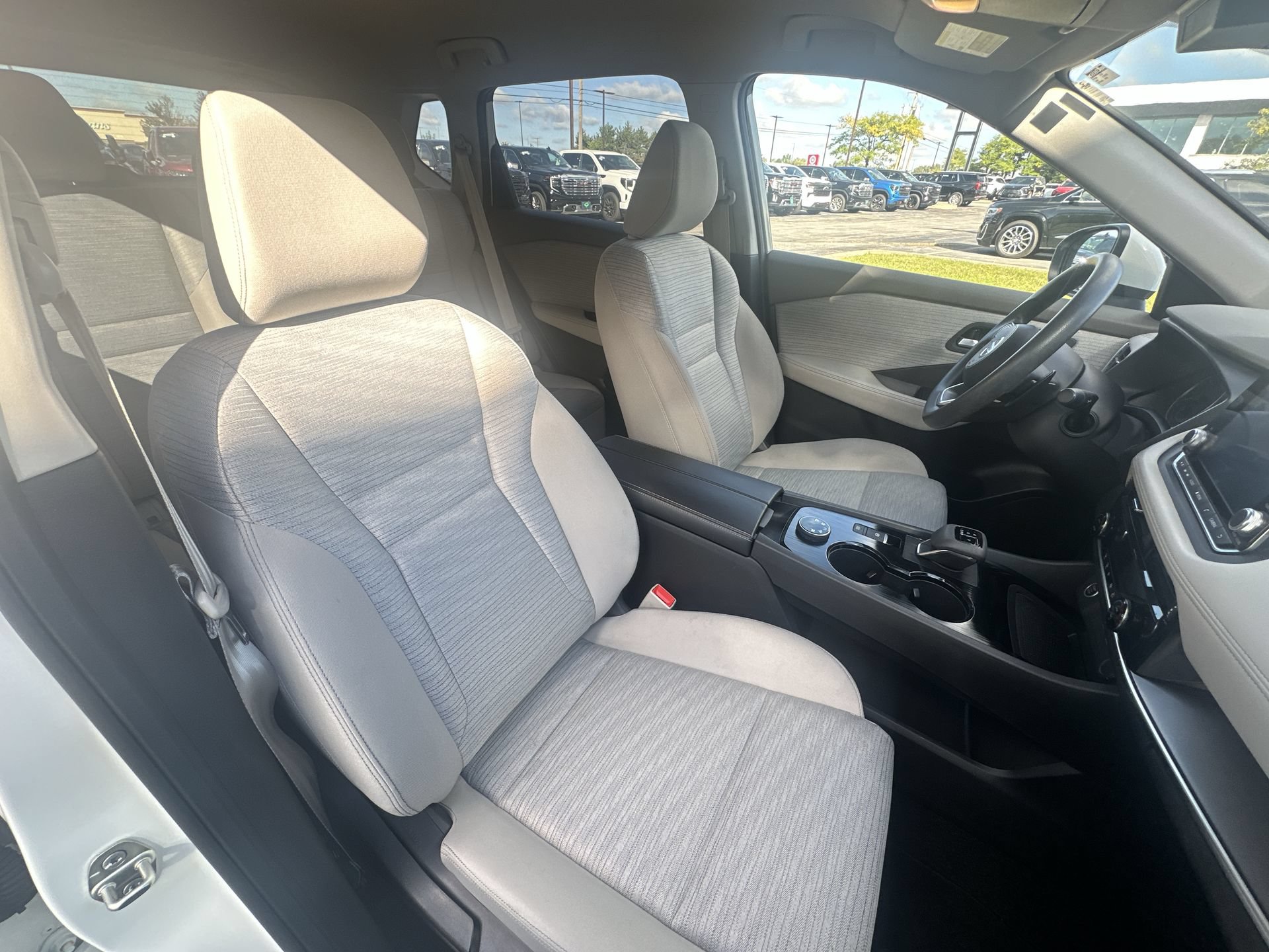 Used 2021 Nissan Rogue SV AWD/4WD image 28