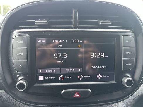Used 2024 Kia Soul LX w/ Option Group 015 FWD image 25