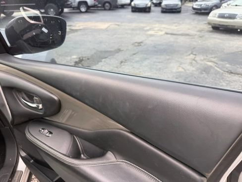 Used 2018 Nissan Murano SV w/ Cargo Package FWD image 12