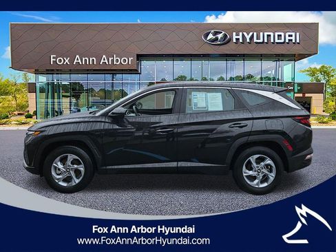 Certified 2023 Hyundai Tucson SE image 2