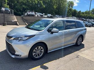 Used 2021 Toyota Sienna XLE FWD video 1