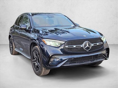 Used 2023 Mercedes-Benz GLC 300 image 3