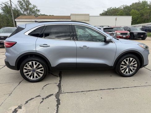 Used 2022 Ford Escape Titanium AWD/4WD image 7