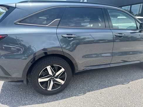 Used 2023 Kia Sorento S FWD image 19