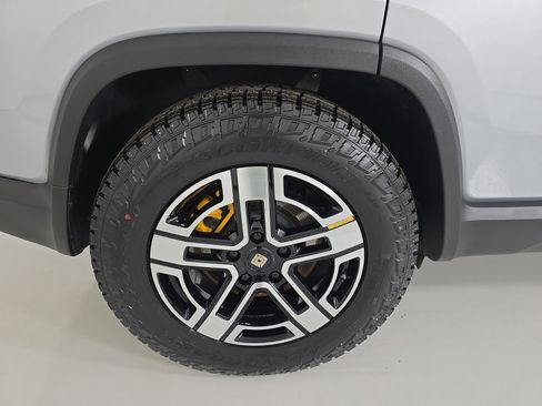 Used 2023 Rivian R1S Adventure image 12