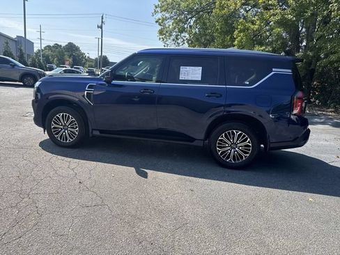 Certified 2025 Nissan Armada Platinum AWD/4WD image 8