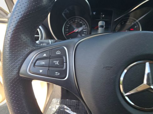 Used 2019 Mercedes-Benz GLC 300 image 16