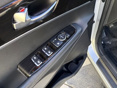 Used 2019 Kia Sorento AWD V6 image 15