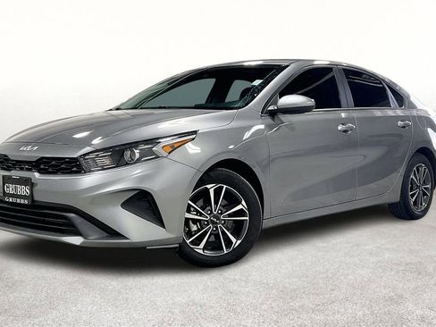 Used 2024 Kia Forte LXS image 10
