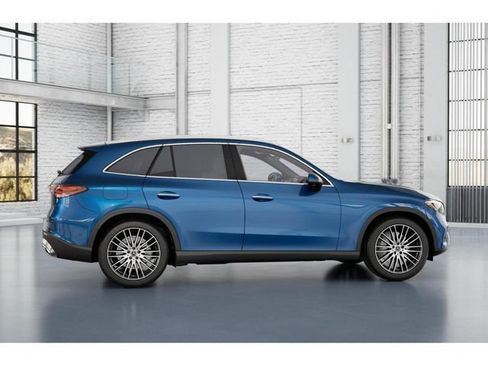 Used 2026 Mercedes-Benz GLC 300 4MATIC image 17